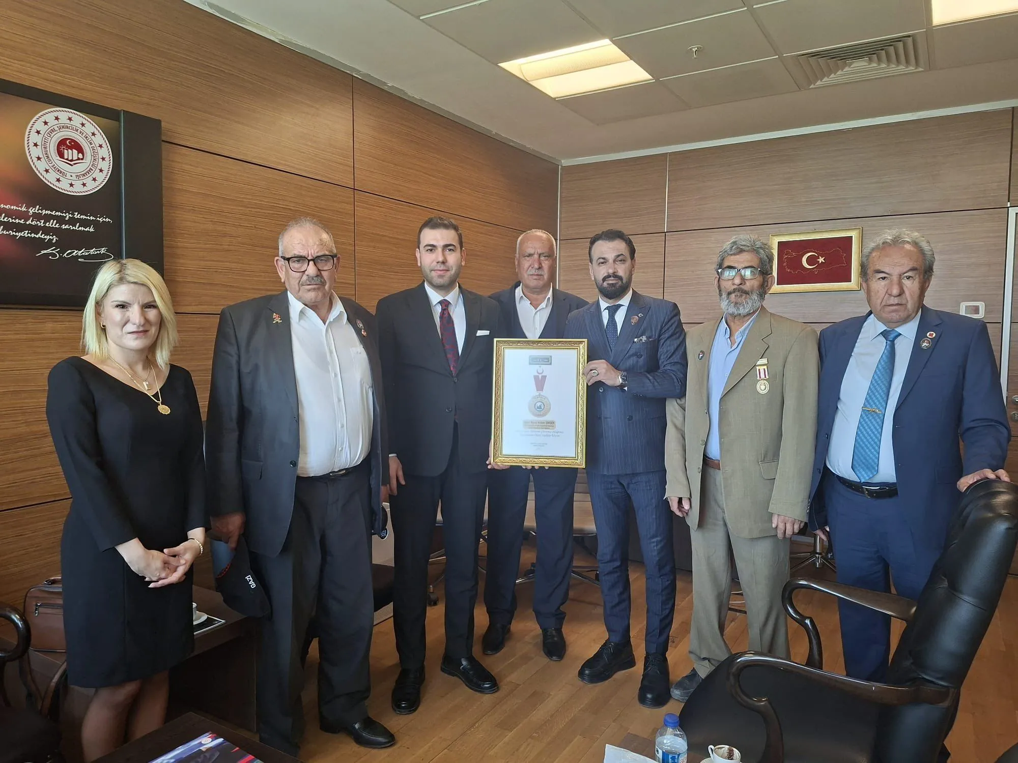 GENEL MERKEZİMİZDEN DAİRE BAŞKANI OLAN ŞEHİT ÇOCUĞUNA ZİYARET
